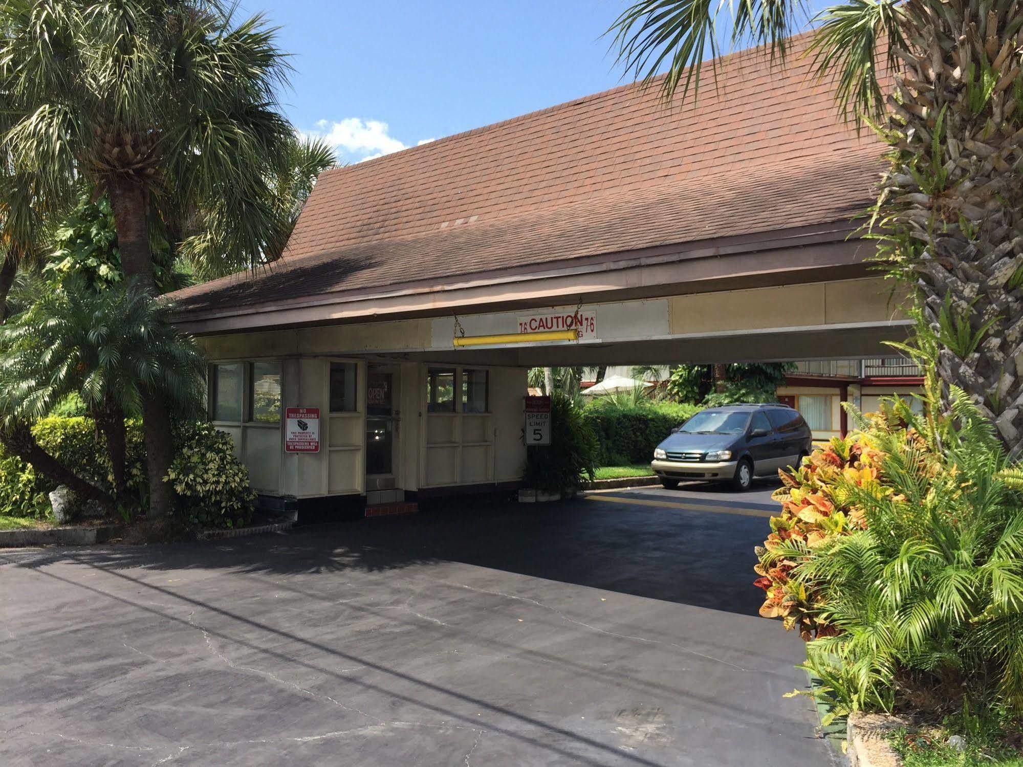 Budget Inn Of 温特黑文 外观 照片
