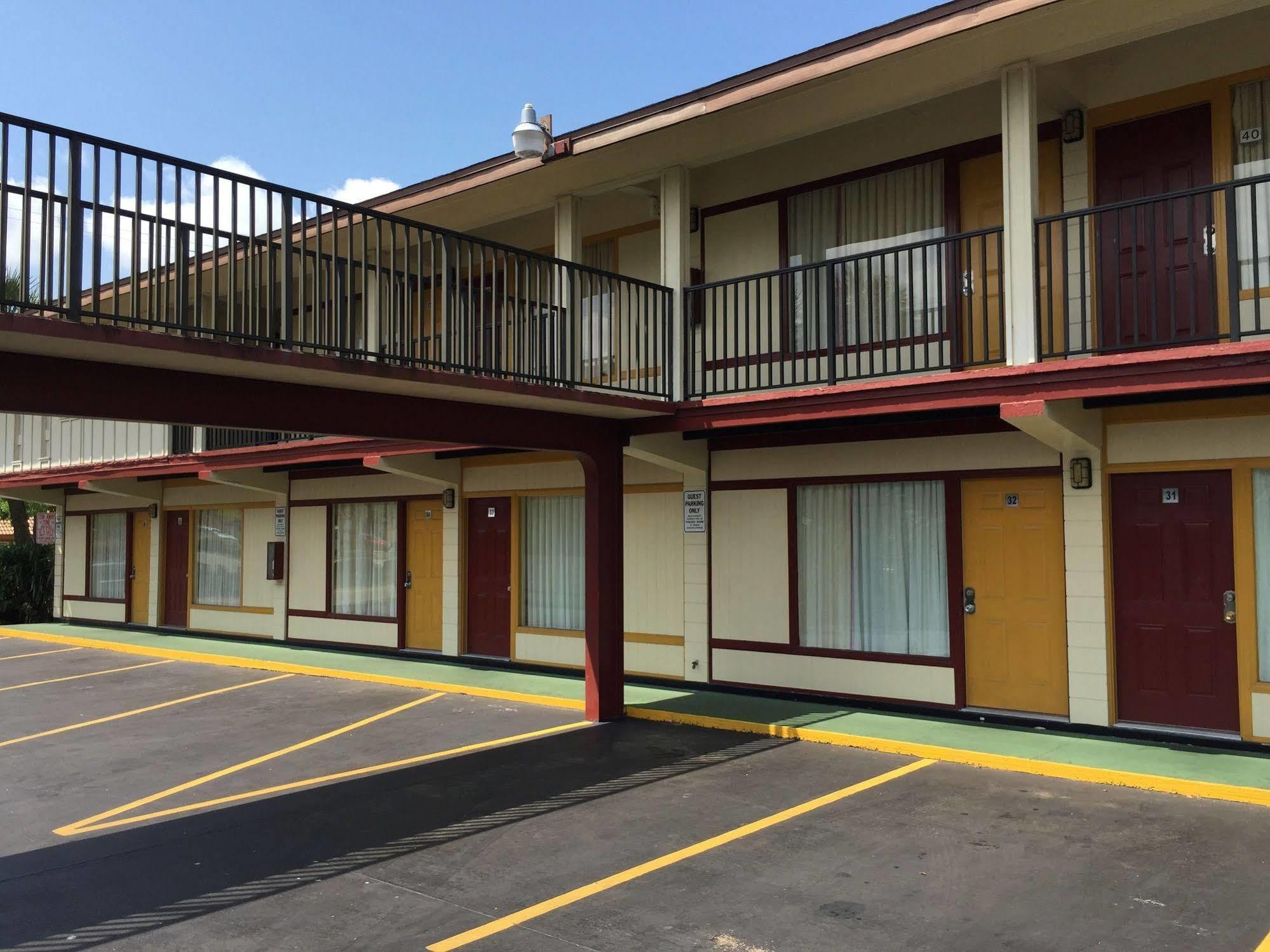 Budget Inn Of 温特黑文 外观 照片